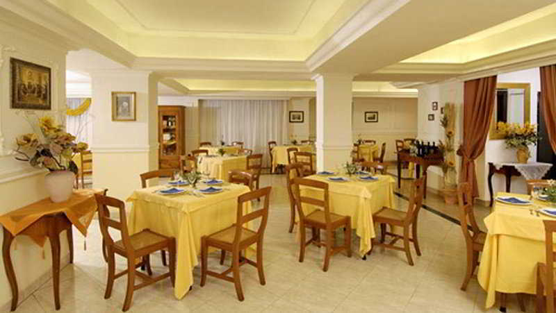 C-Hotels Club House Roma Restaurant bilde